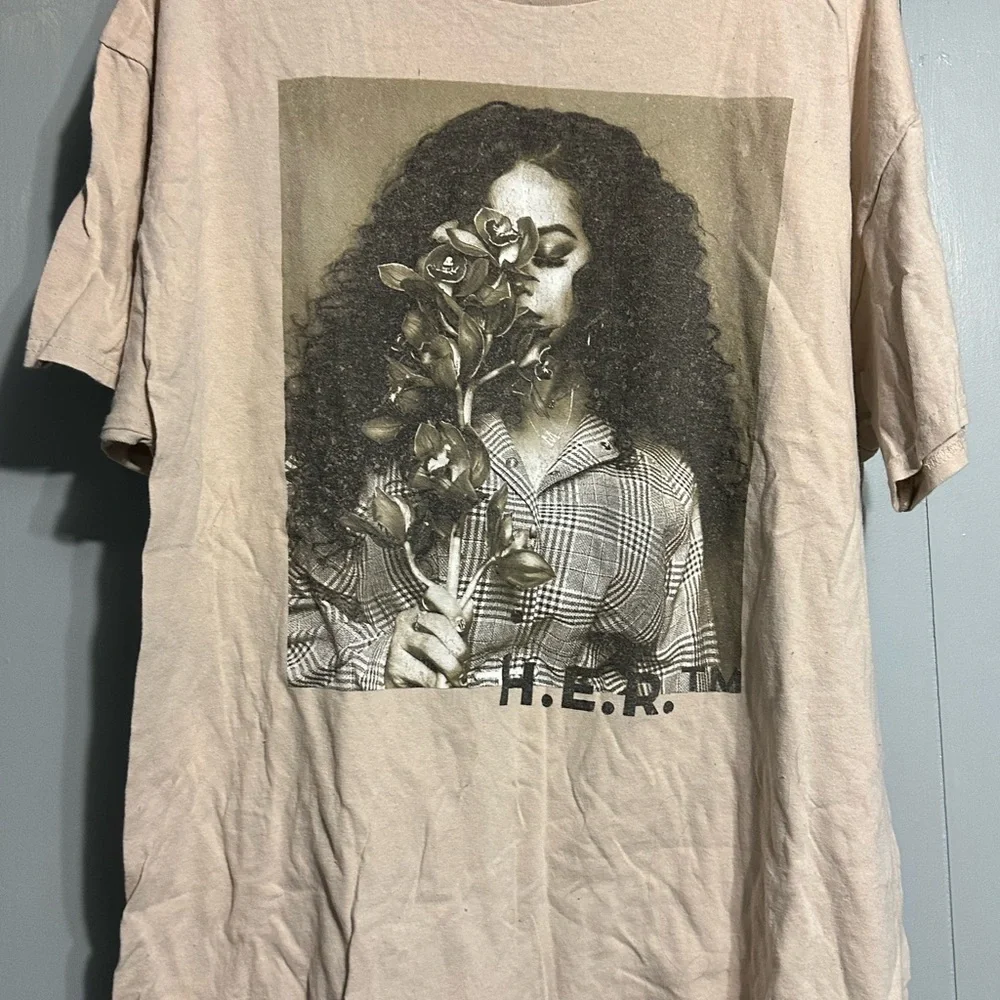 H.E.R. Tee - Picture 1 of 3